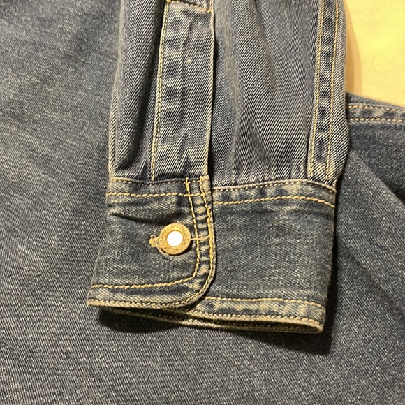 Womens L denim shirt. - Picture 4 of 4